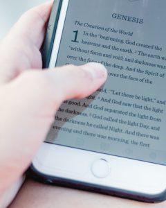 Electronic reading device